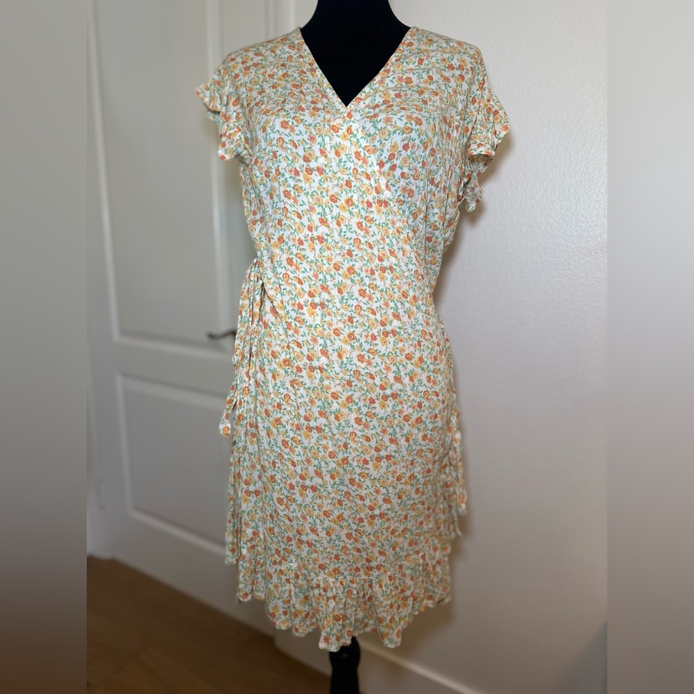NWT Billabong Floral Wrap Dress